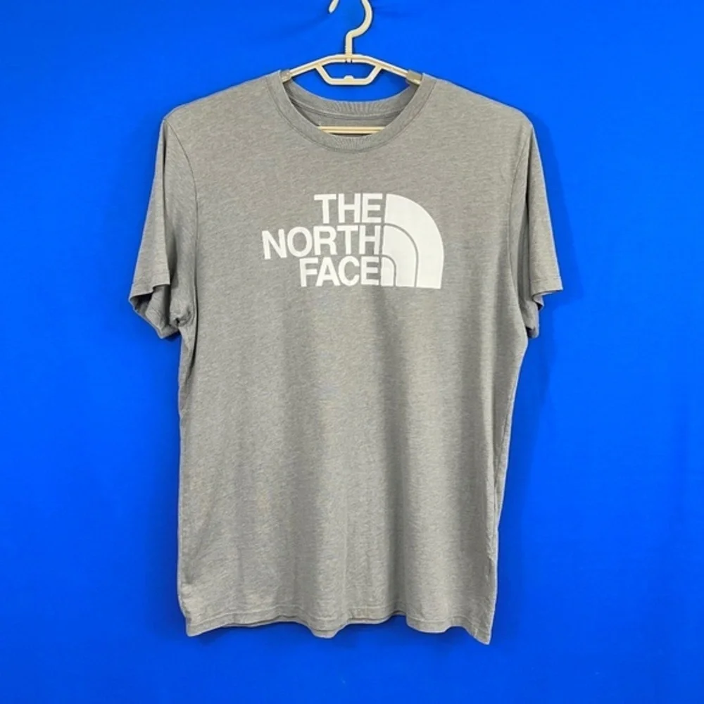 |•THE NORTH FACE•| Tan T-shirt Size XL